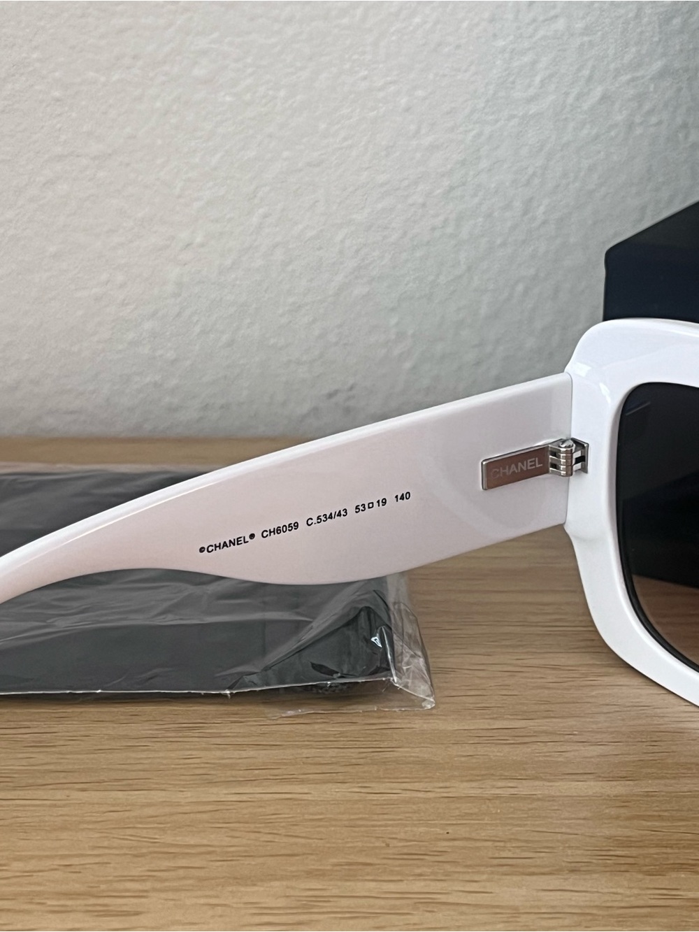 NWT CHANEL Sunglasses ch6059 - Picture 4 of 7